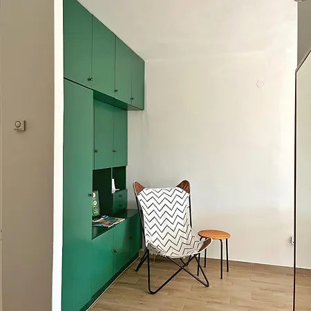 Nino In Apartman