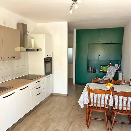 Apartment Nino In *